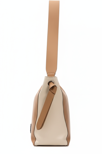 Brązowa torba - widok z boku